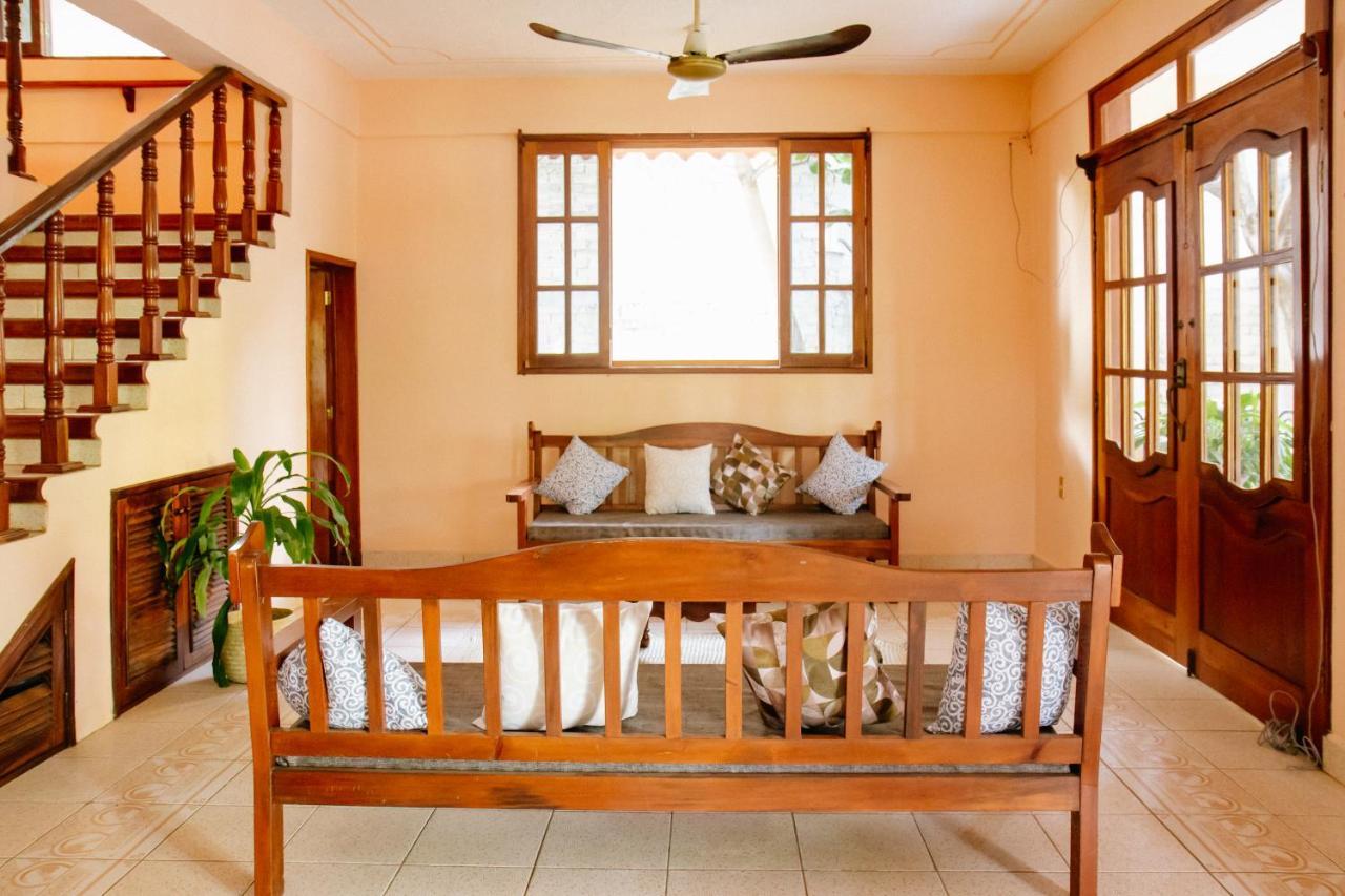 La Casona Hostel Пуэрто-Эскондидо Экстерьер фото