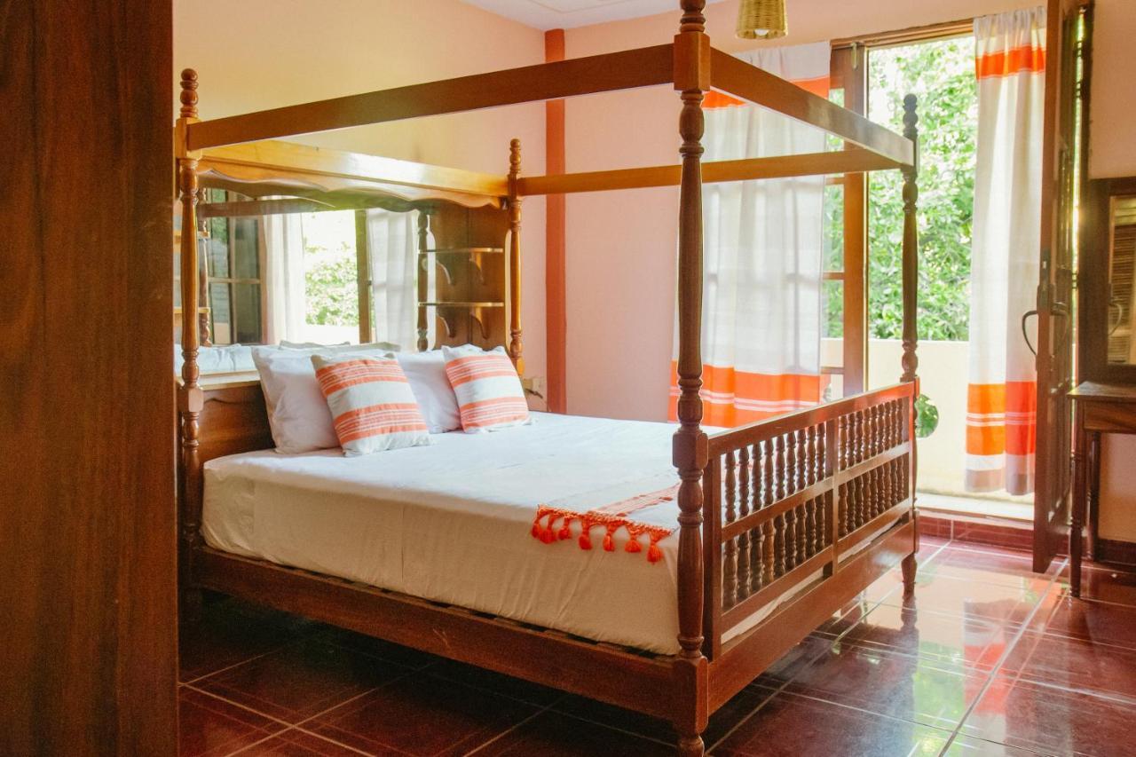 La Casona Hostel Пуэрто-Эскондидо Экстерьер фото