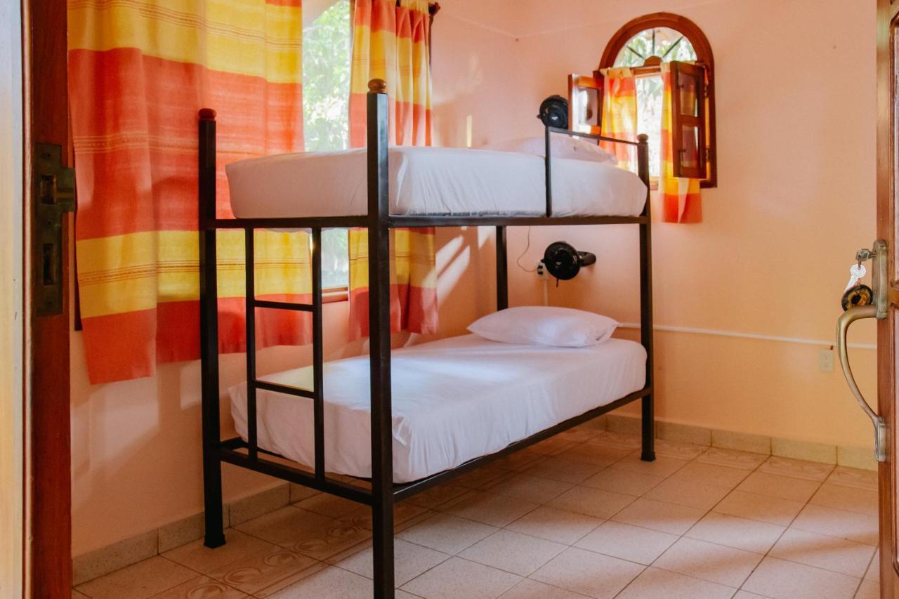 La Casona Hostel Пуэрто-Эскондидо Экстерьер фото
