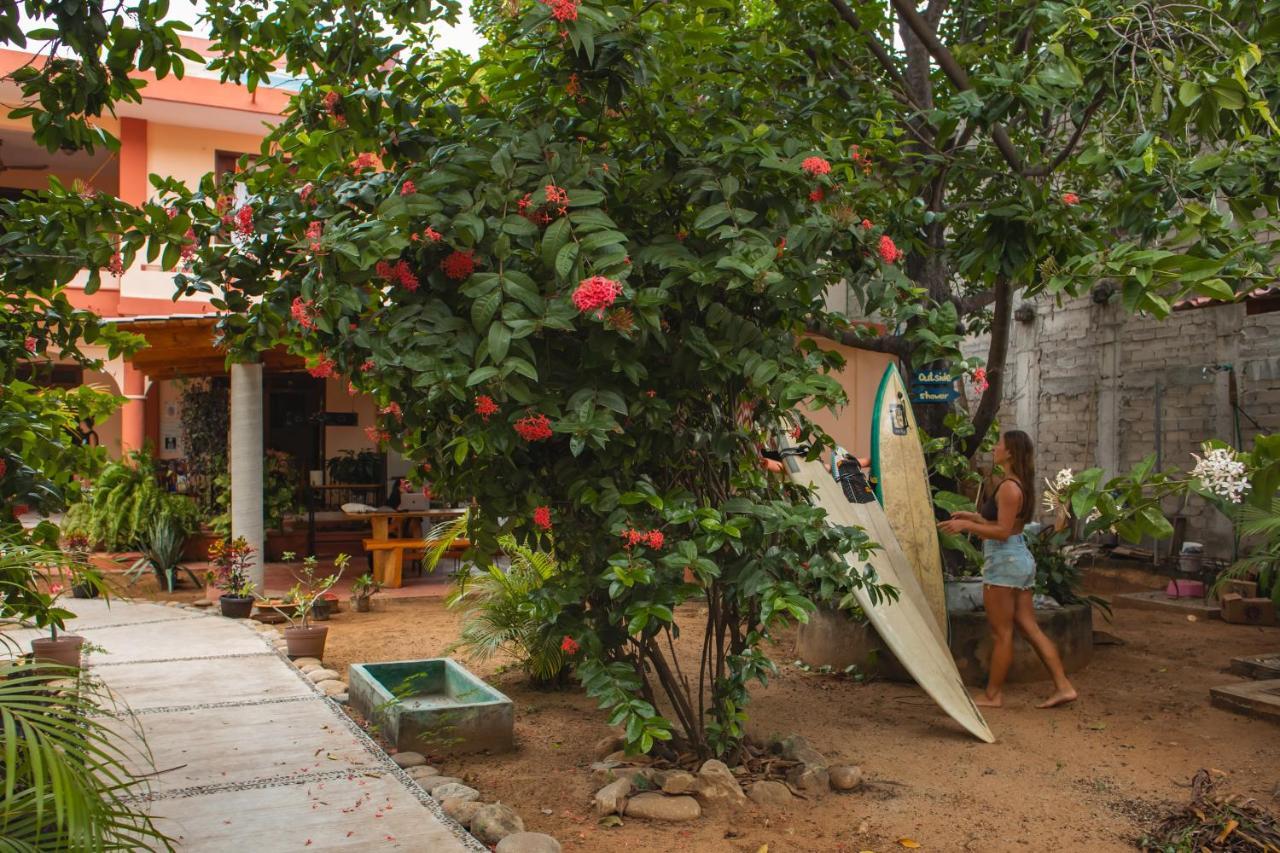 La Casona Hostel Пуэрто-Эскондидо Экстерьер фото