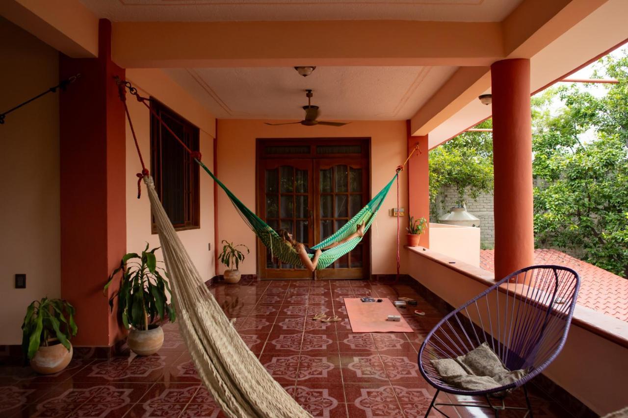 La Casona Hostel Пуэрто-Эскондидо Экстерьер фото