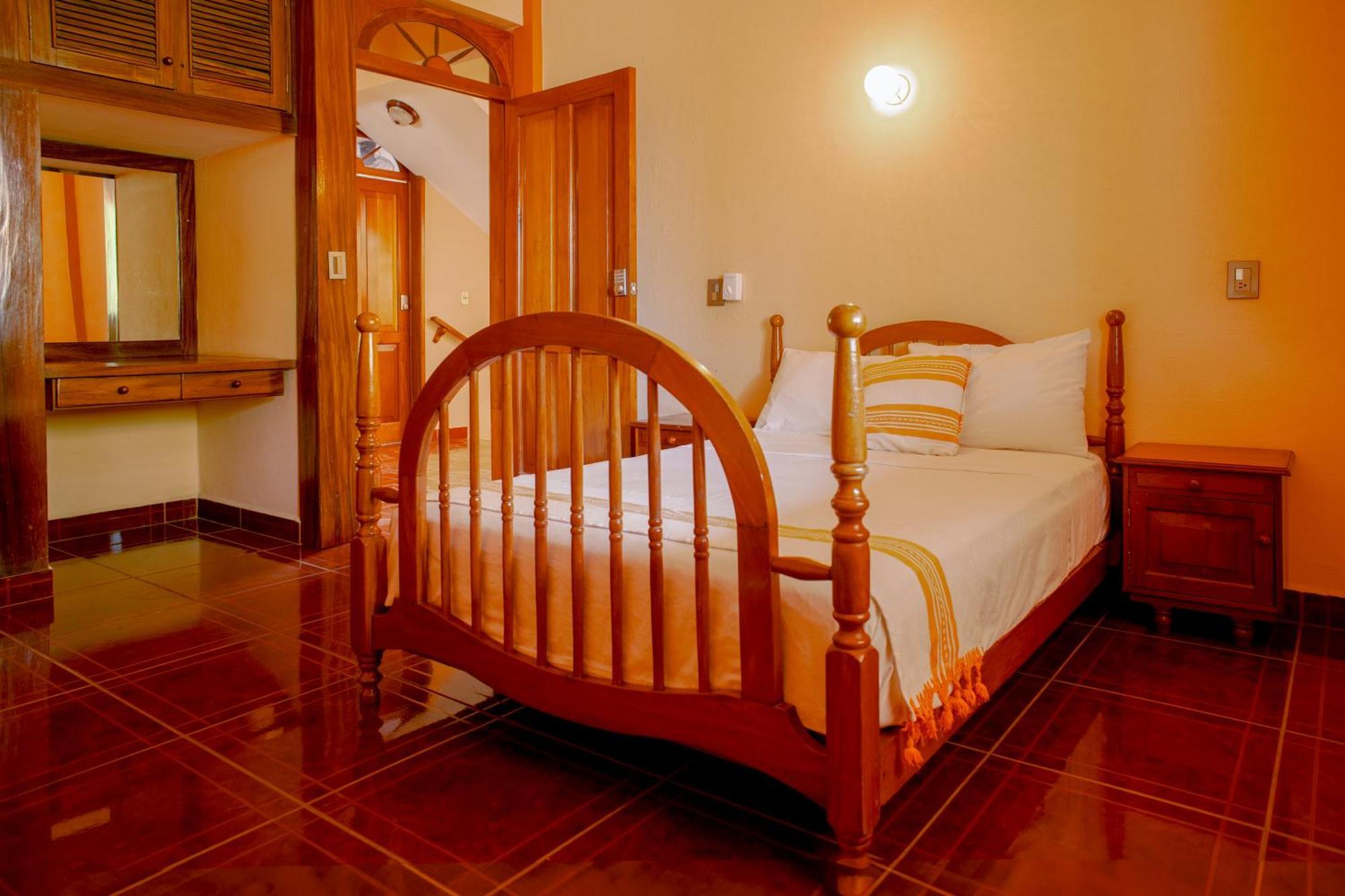 La Casona Hostel Пуэрто-Эскондидо Экстерьер фото