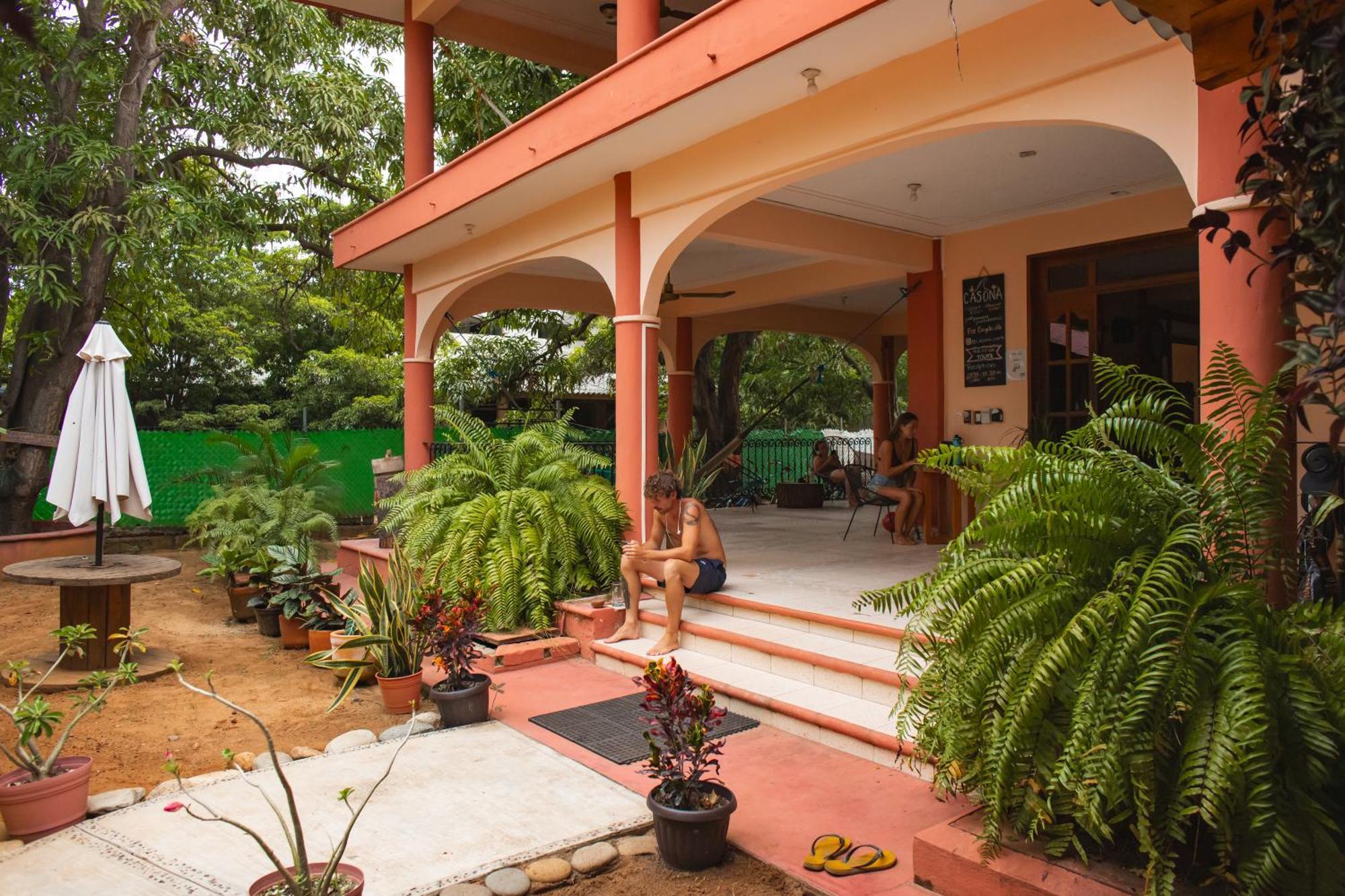La Casona Hostel Пуэрто-Эскондидо Экстерьер фото